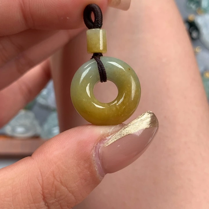 翡翠颈饰未镶嵌甜甜圈