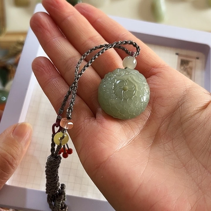 中***爱和田玉未镶嵌颈饰