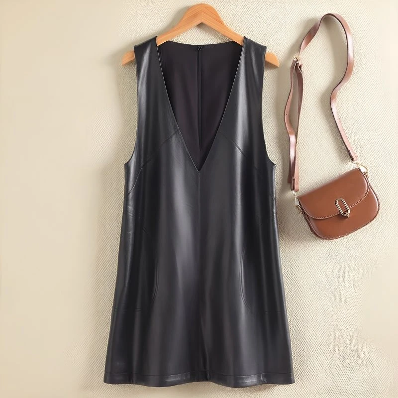 2025新款真皮马甲女中长款宽松无袖V领连衣裙遮肉气质百搭背心裙