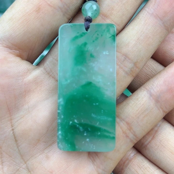颈饰未镶嵌石英质玉
