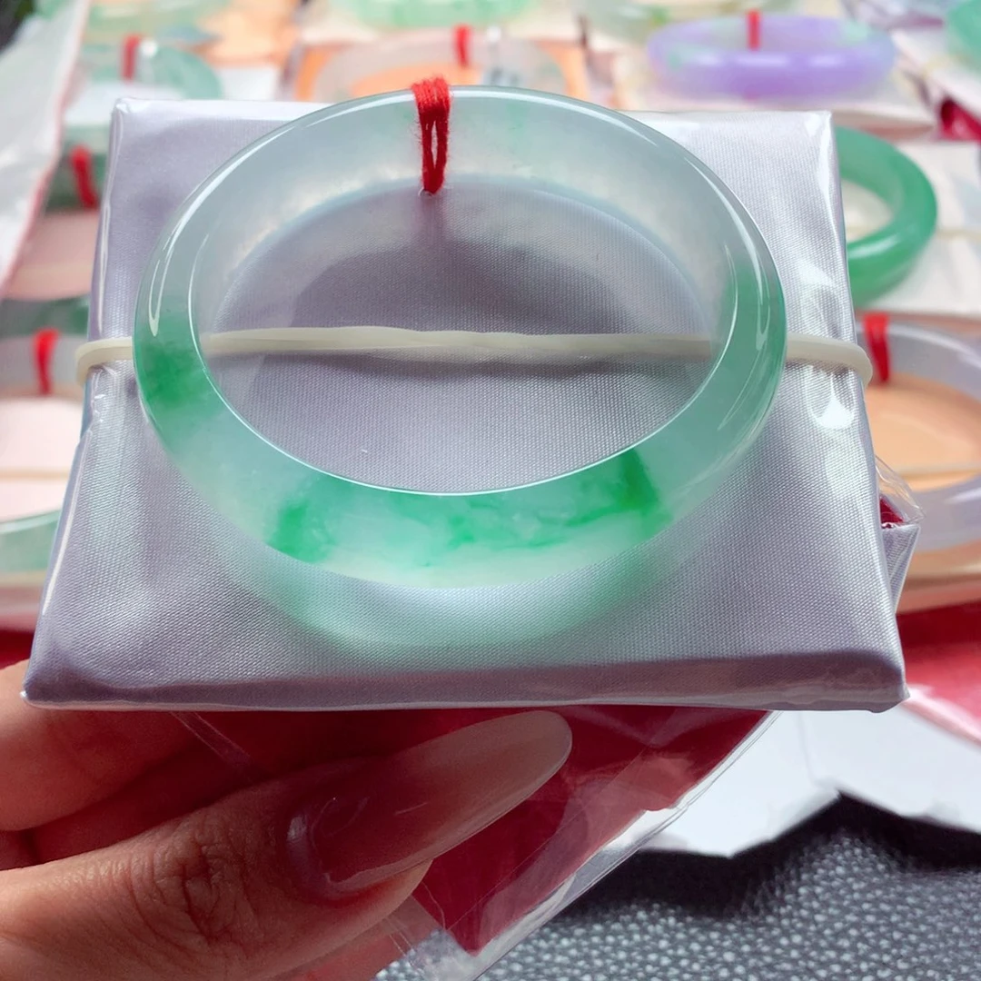 小****翡翠未镶嵌手镯55.3贵妃起光冰阳绿行家货分单 敏