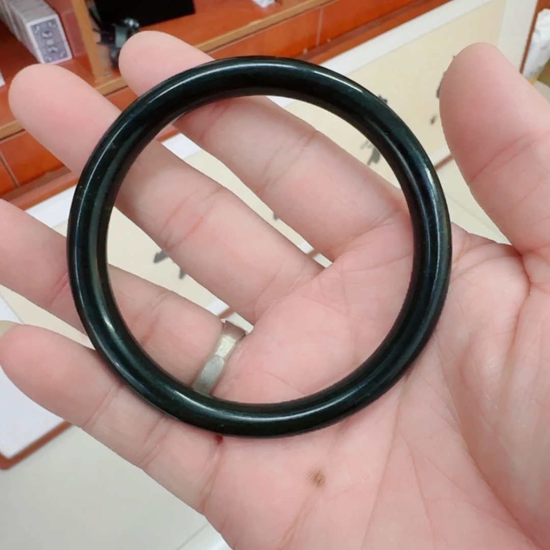 和田玉（青玉）未镶嵌手镯