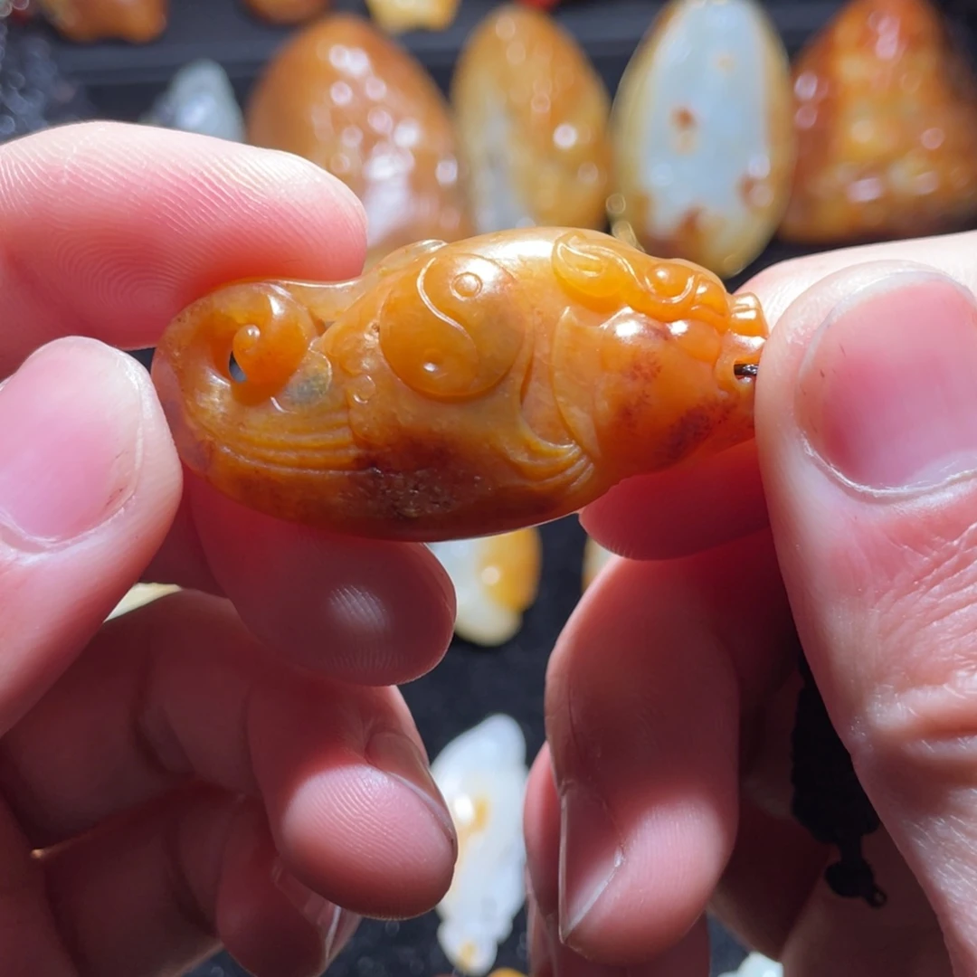 和田玉挂件未镶嵌无***啊