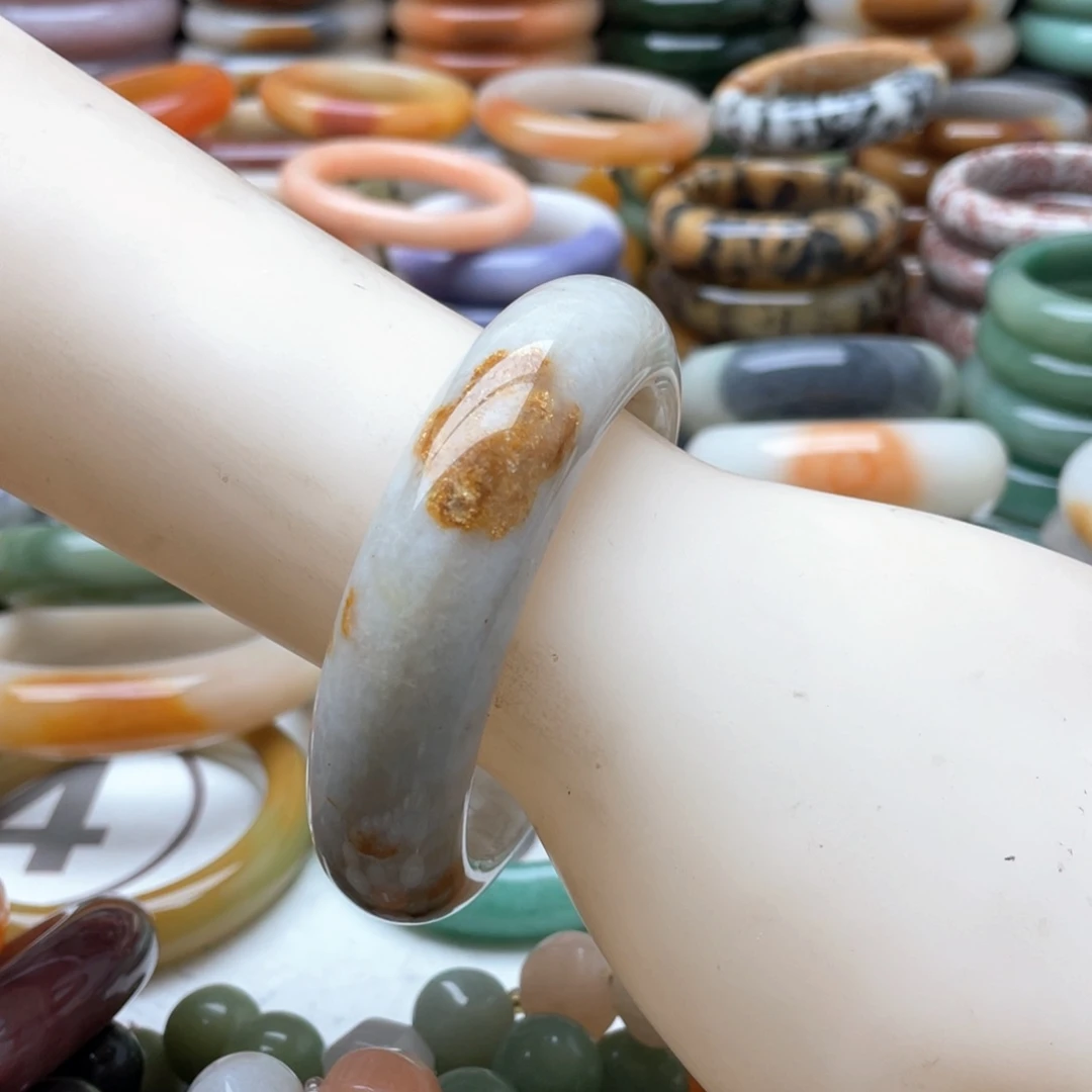 石英岩玉手镯未镶嵌