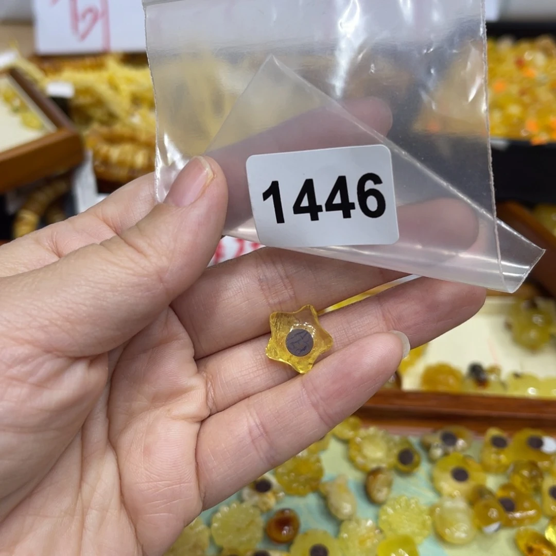 琥珀珠宝奇石未镶嵌
