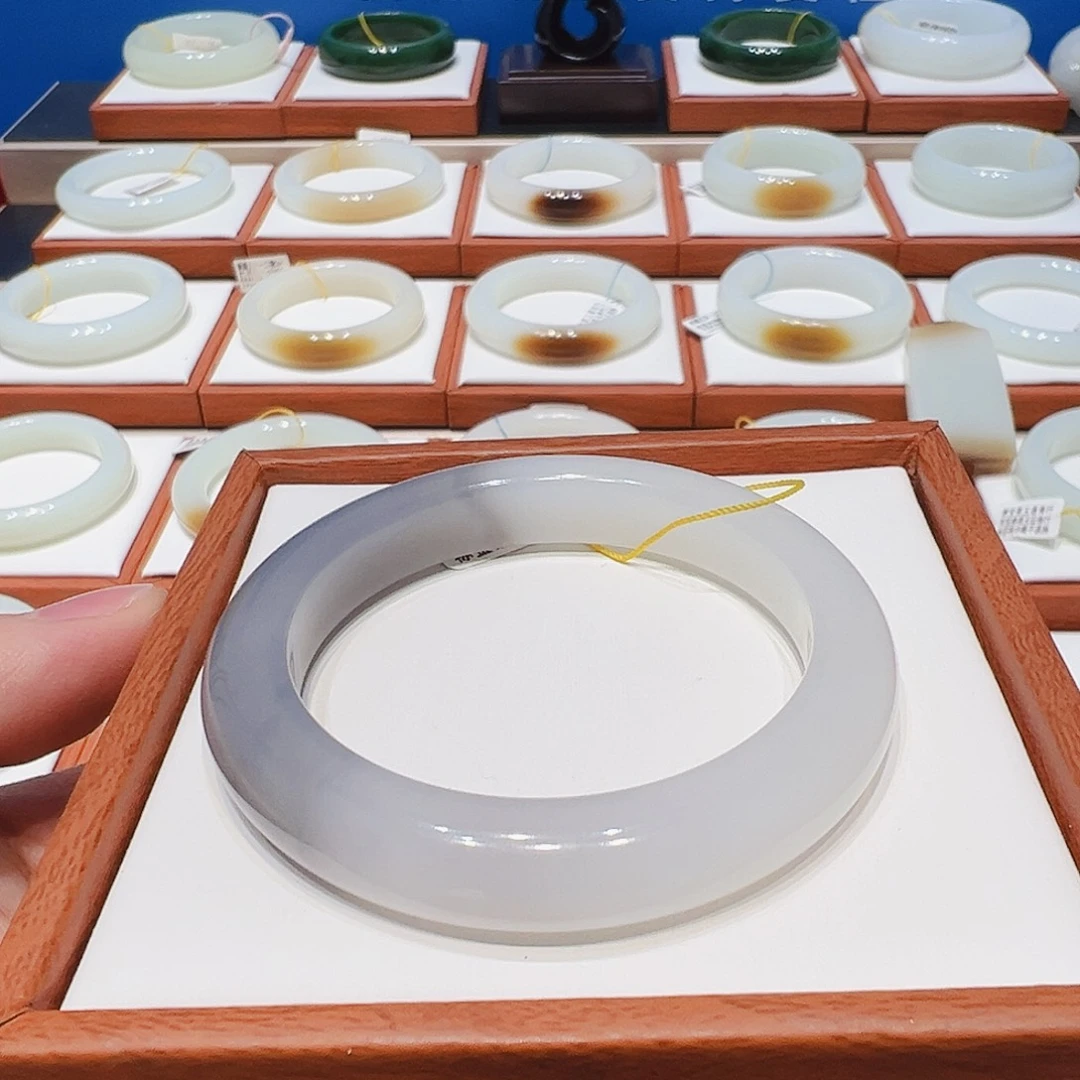 和田玉未镶嵌手镯白冰烟紫半山水