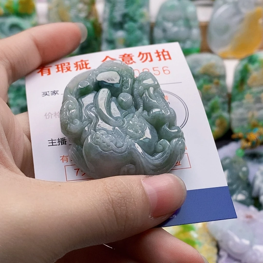 吊坠(不含链)未镶嵌翡翠