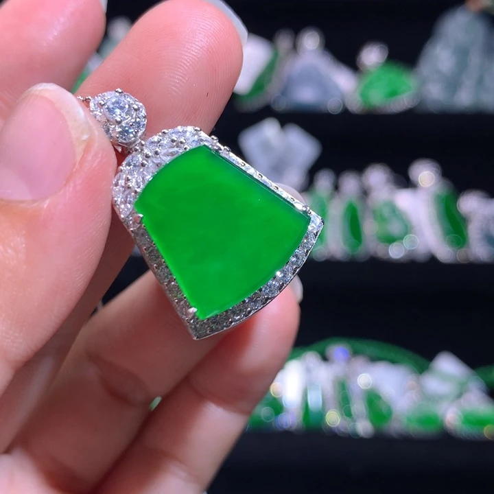 【闪购商品】颈饰银S925镶嵌翡翠天然翡翠