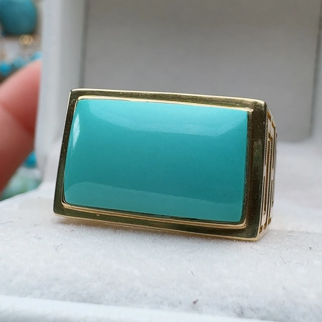 绿松石18K金镶嵌戒指