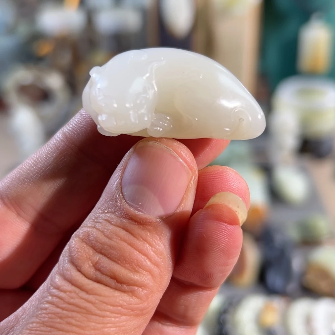 和田玉未镶嵌颈饰真皮真色