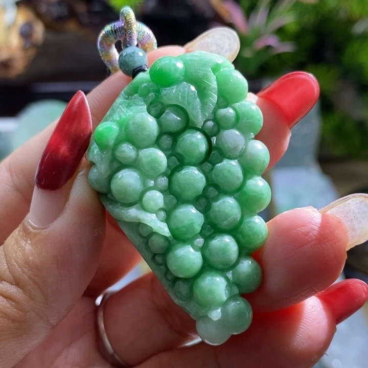 【闪购商品】翡翠挂件未镶嵌葡萄