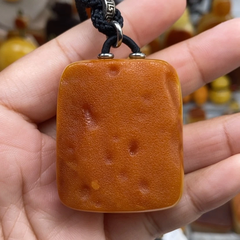 【闪购商品】琥珀颈饰未镶嵌