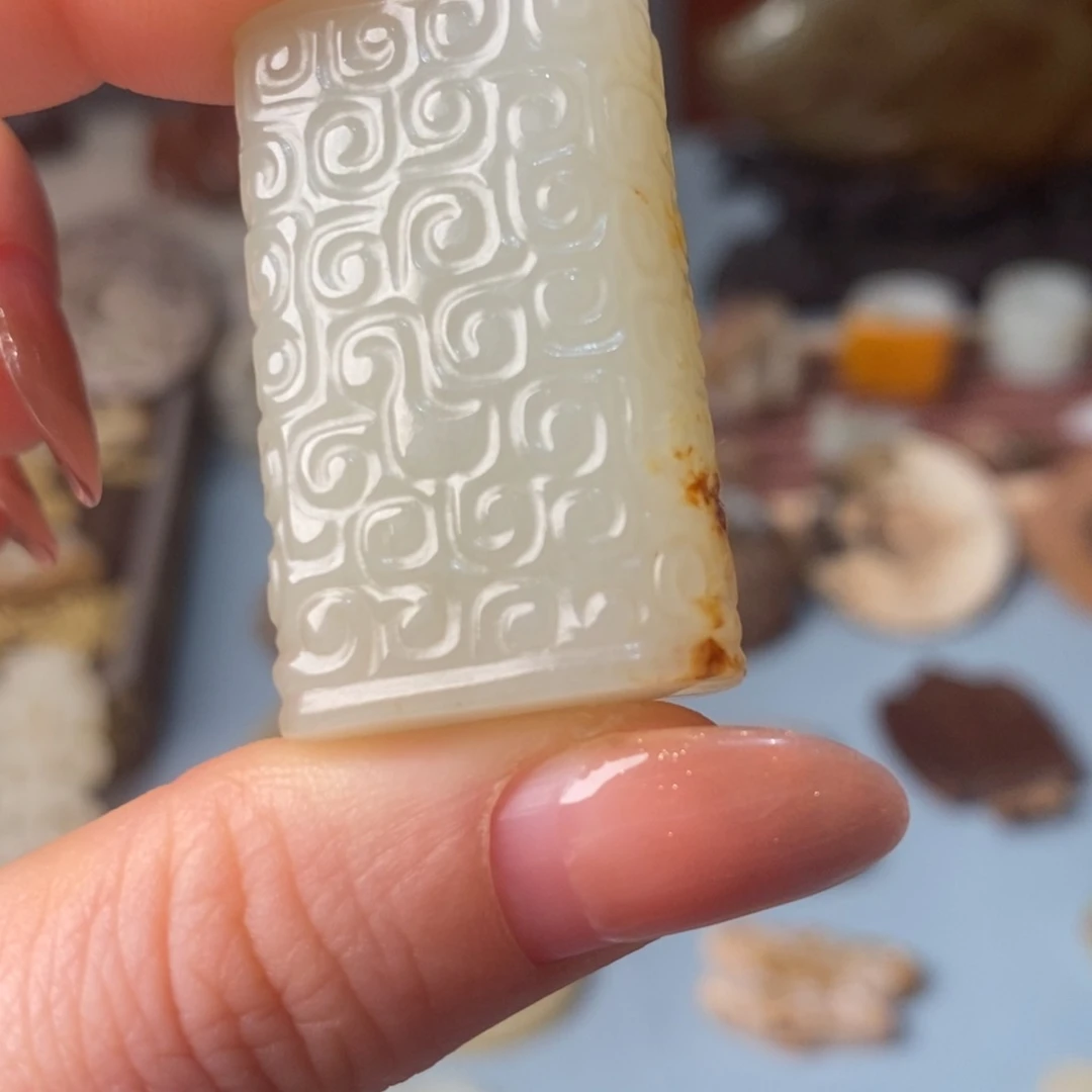 和田玉颈饰未镶嵌焦**白