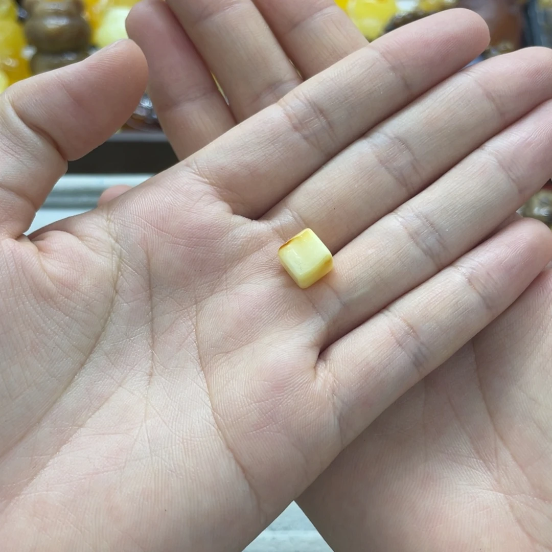 ****三裸石琥珀未镶嵌天然琥珀 存