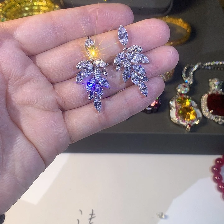 非金属24耳钉。