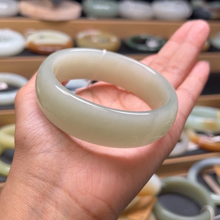 未镶嵌手镯和田玉61.5