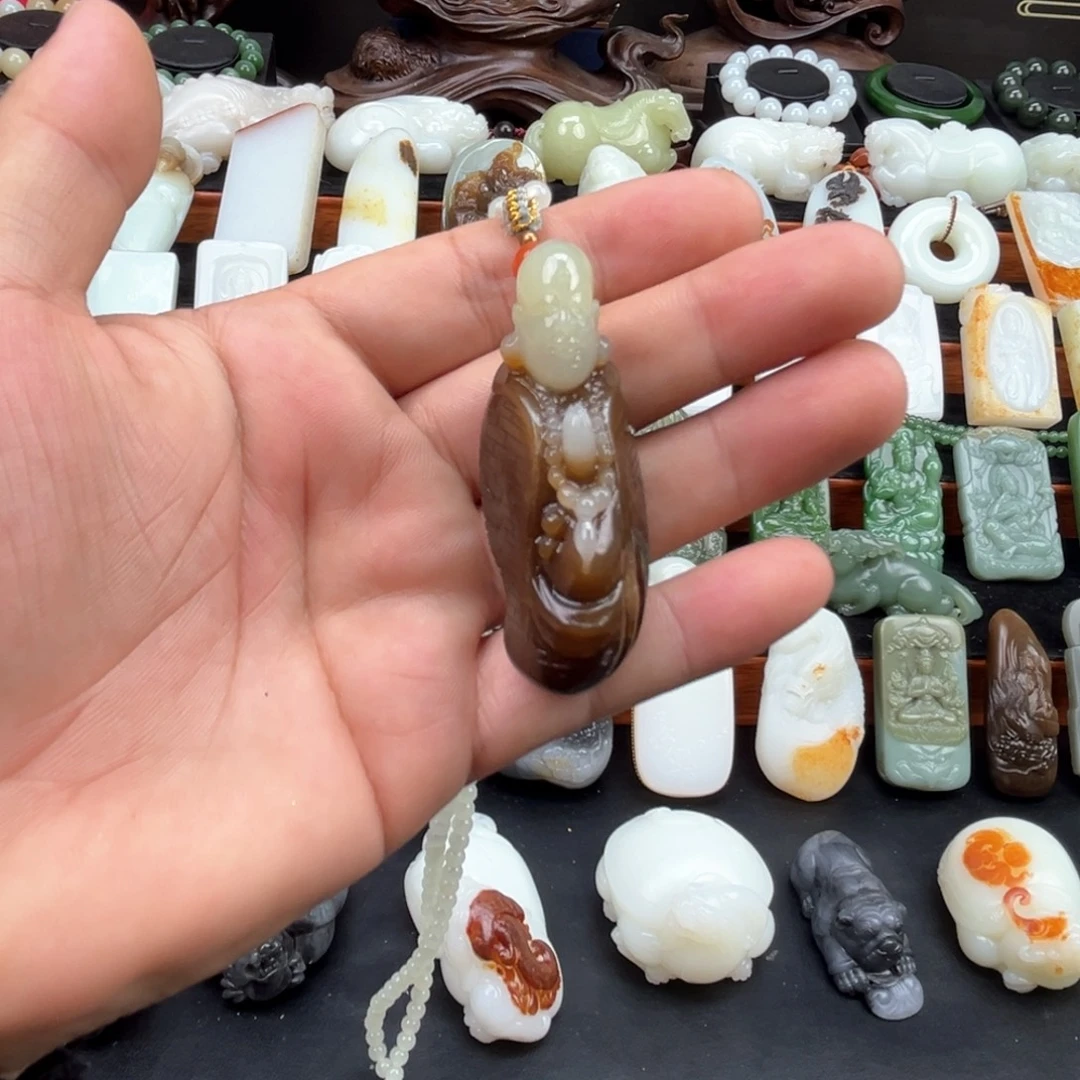 随****和田玉未镶嵌挂件