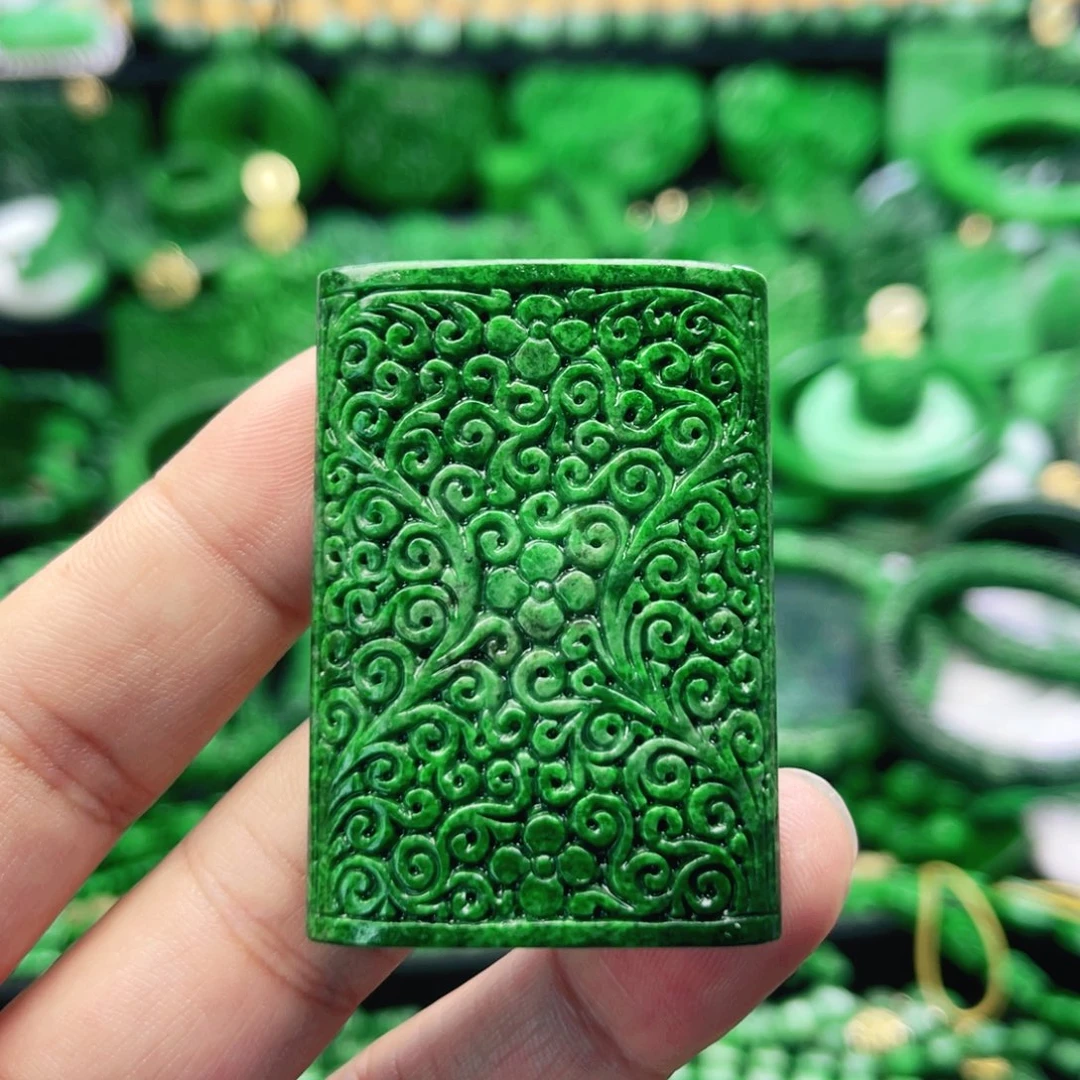 只买单纯的吊坠，没带链子，属的性质。吊坠