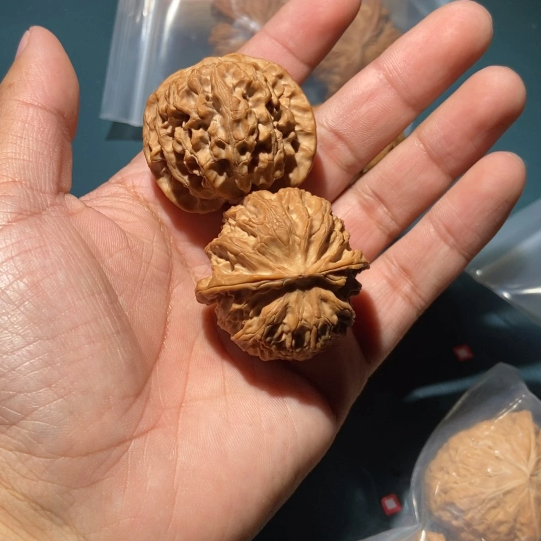 文玩核桃吊坠苹果38