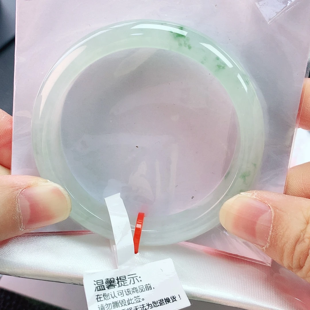 翡翠手镯未镶嵌51圈