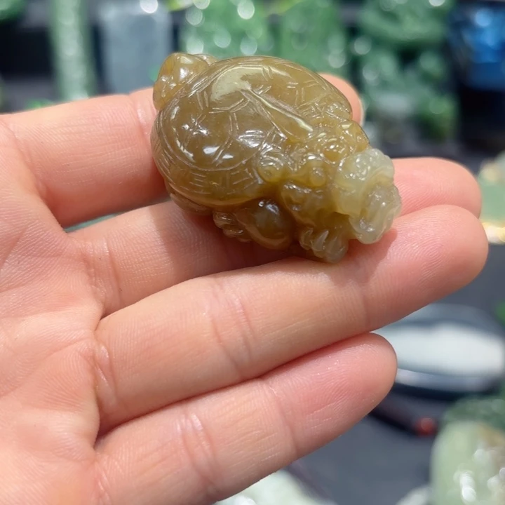 颈饰未镶嵌和田玉（糖玉）
