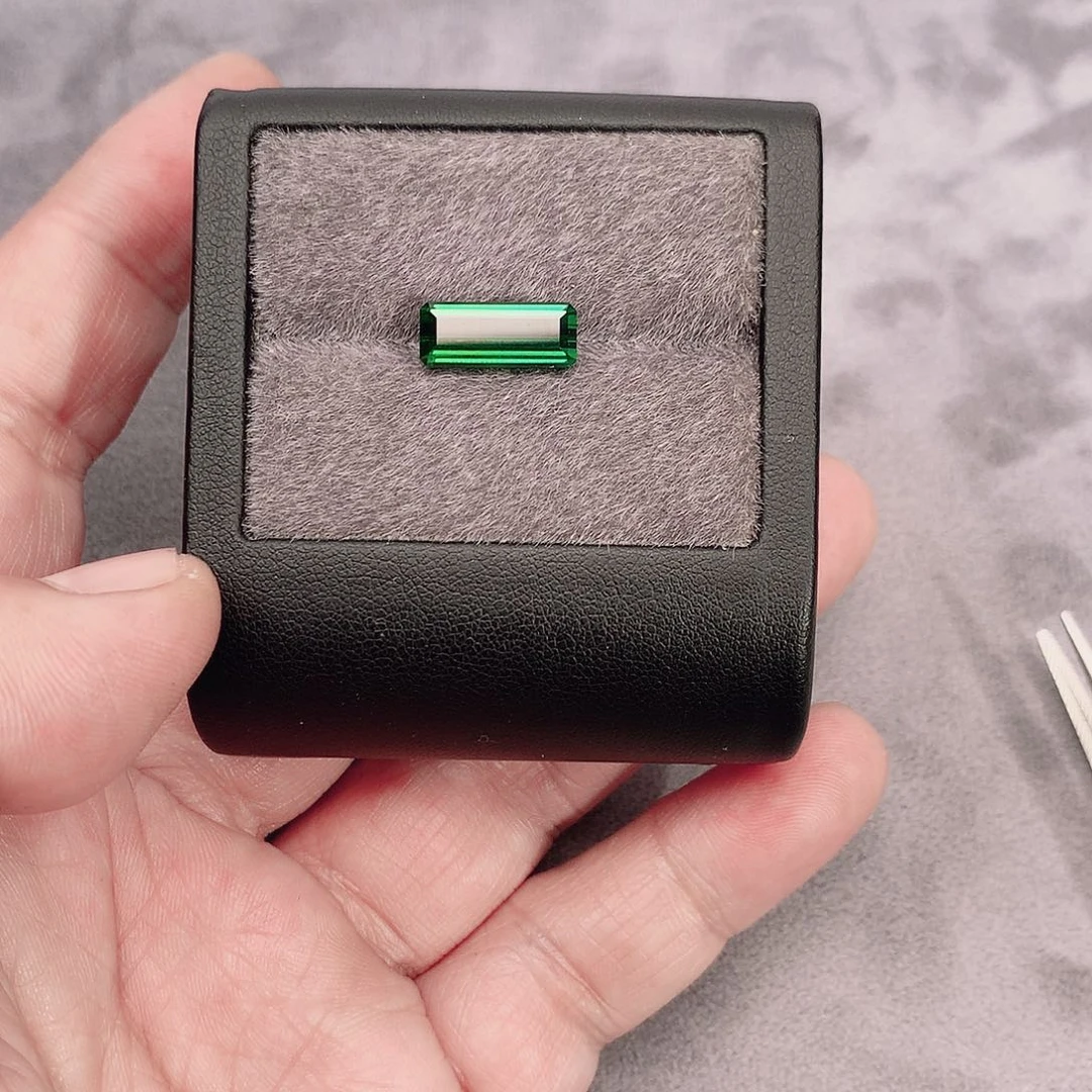 碧玺未镶嵌珠宝半成品4.17Ct晶体好