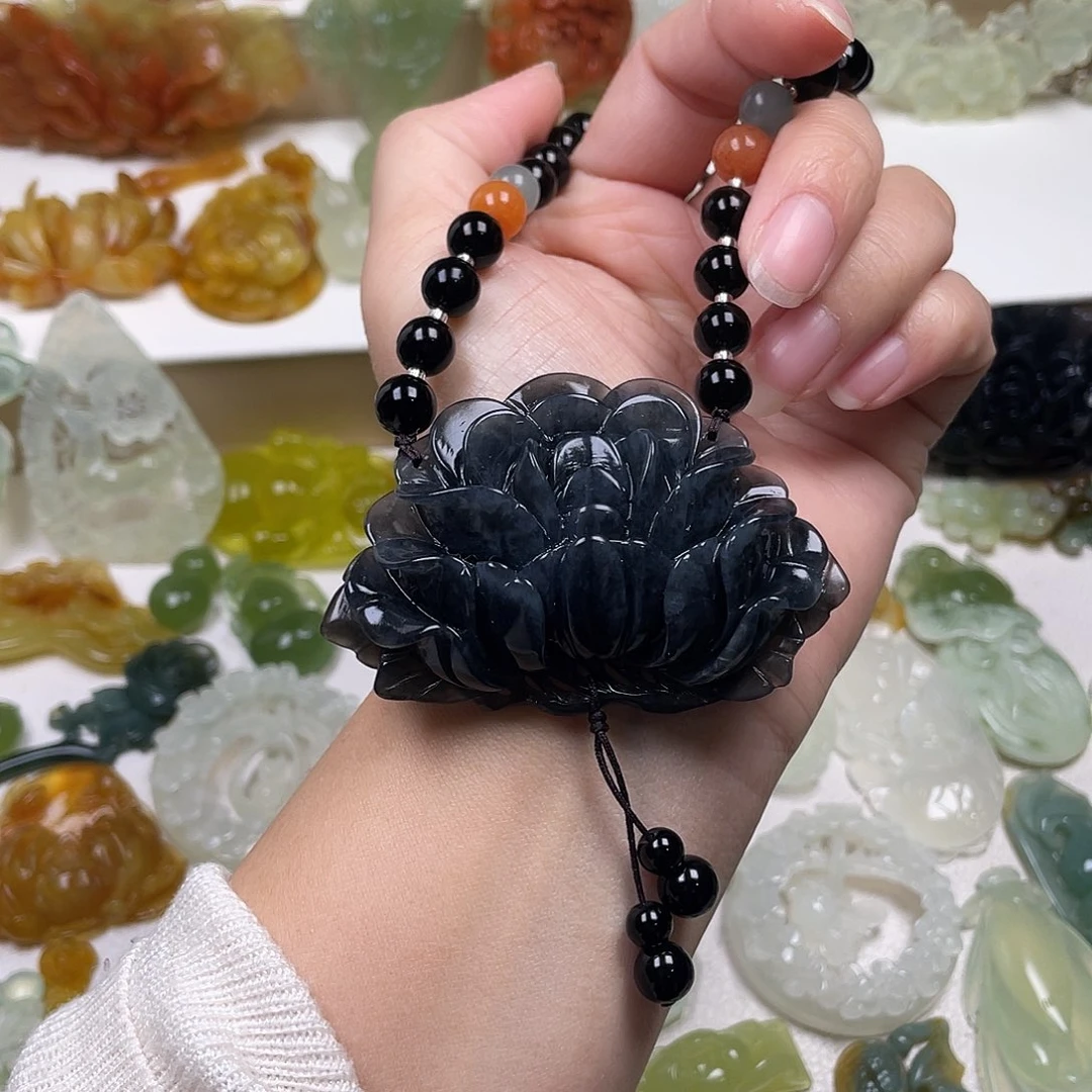 蛇纹石玉未镶嵌颈饰