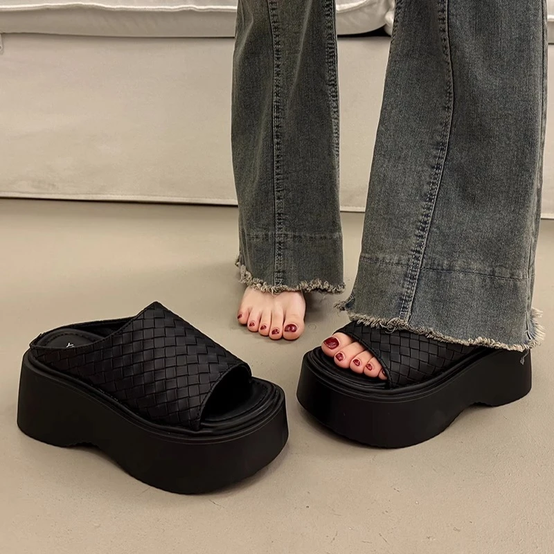 绝美增高厚底拖鞋女夏外穿高级感2025超火新款配裙子外出坡跟凉拖