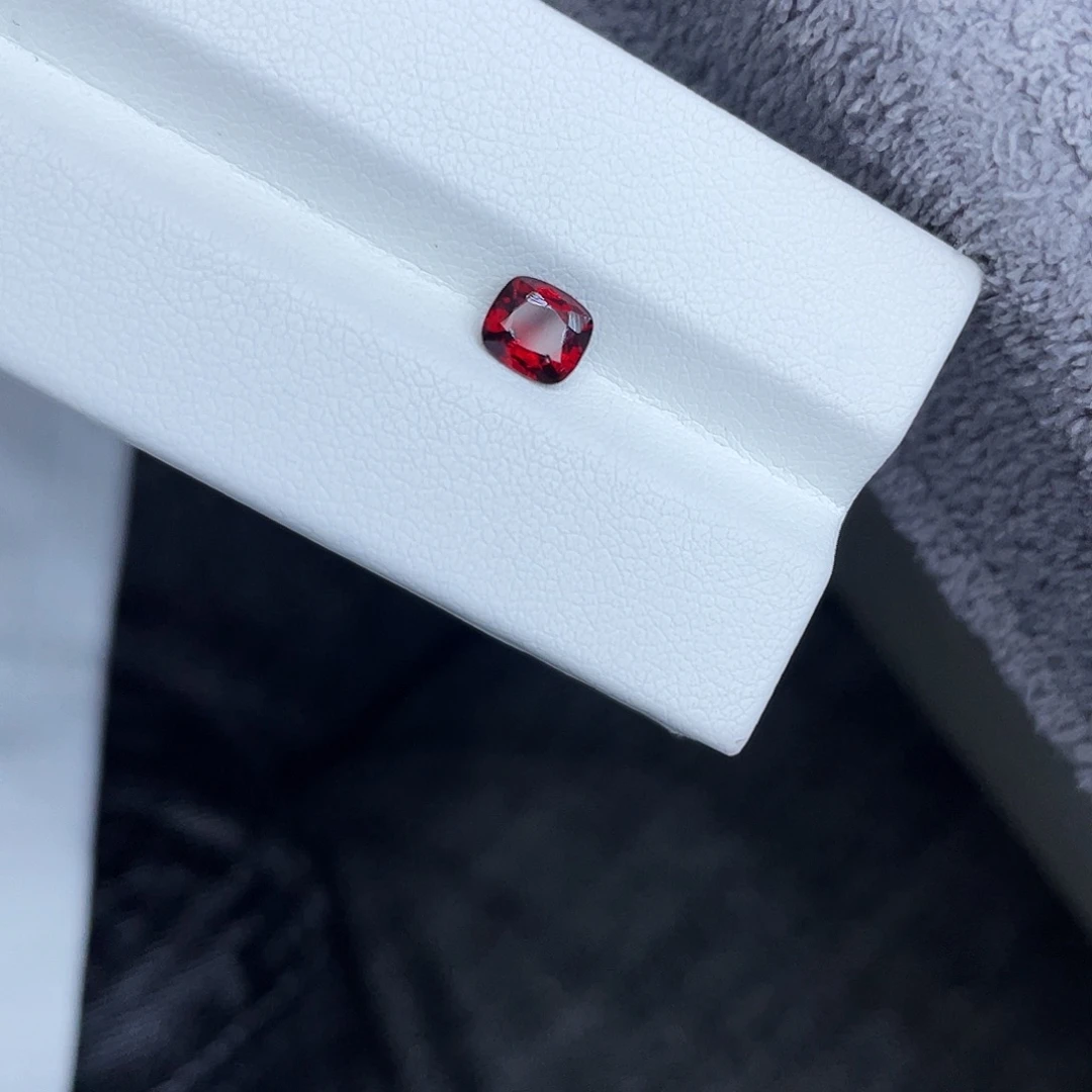 尖晶石裸石0.81Ct