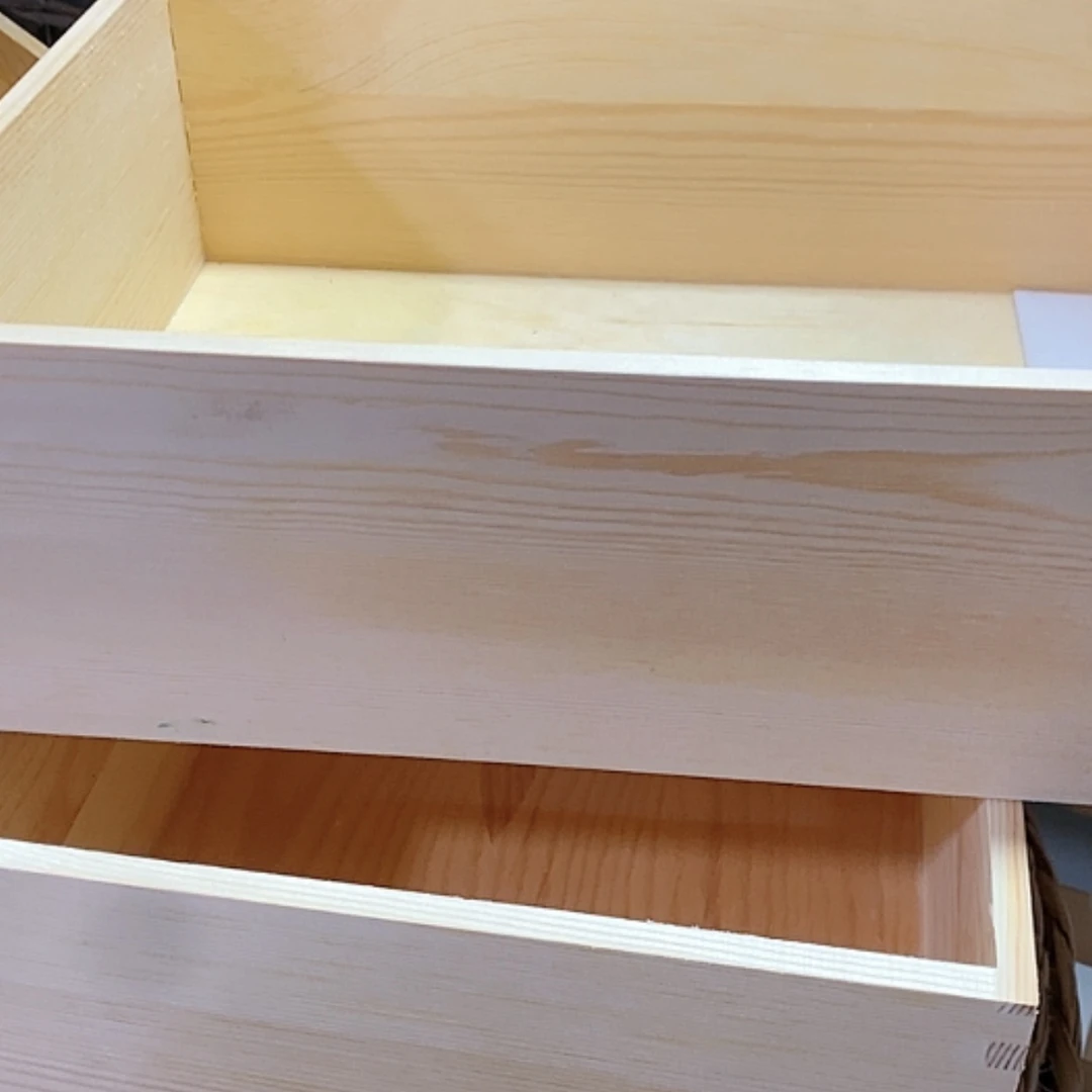 【闪购商品】塑料这是编号003