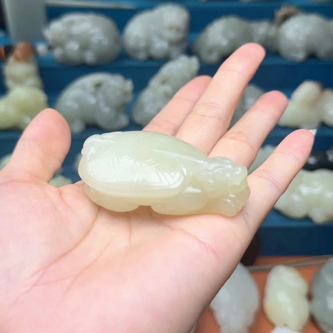 未镶嵌和田玉（糖玉）挂件