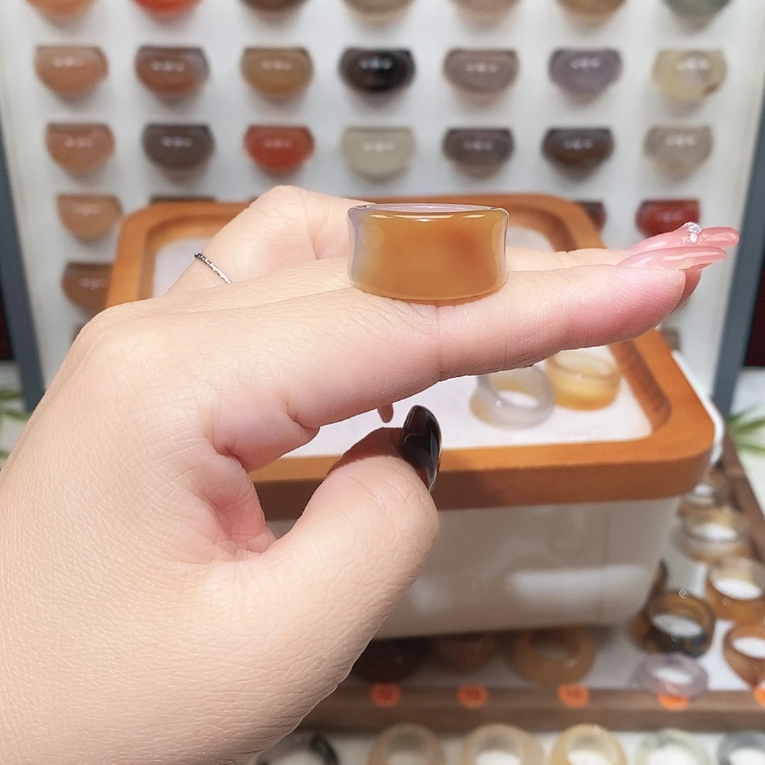 A***༊玛瑙/玉髓未镶嵌戒指港16