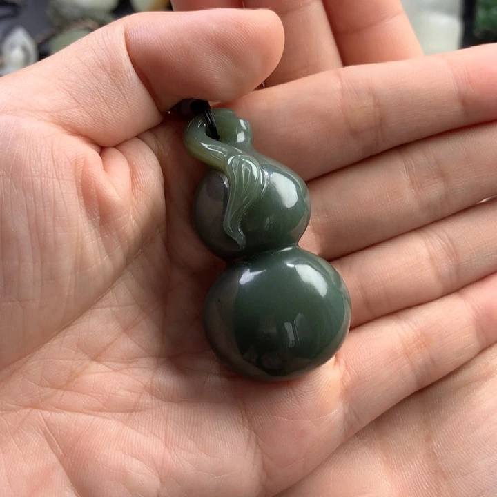 小***0颈饰未镶嵌和田玉