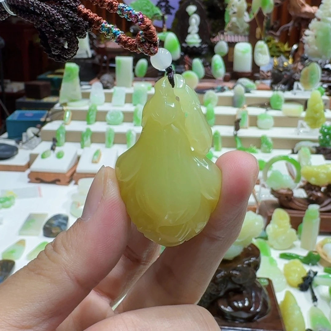 和田玉未镶嵌颈饰和田玉黄口玉兰花吊坠挂件