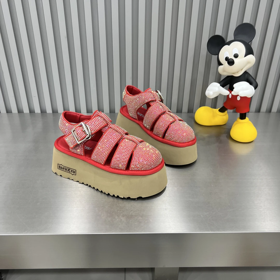 新款时尚百搭休息夏季凉鞋高跟厚底亮钻潮流外穿包头休闲红色