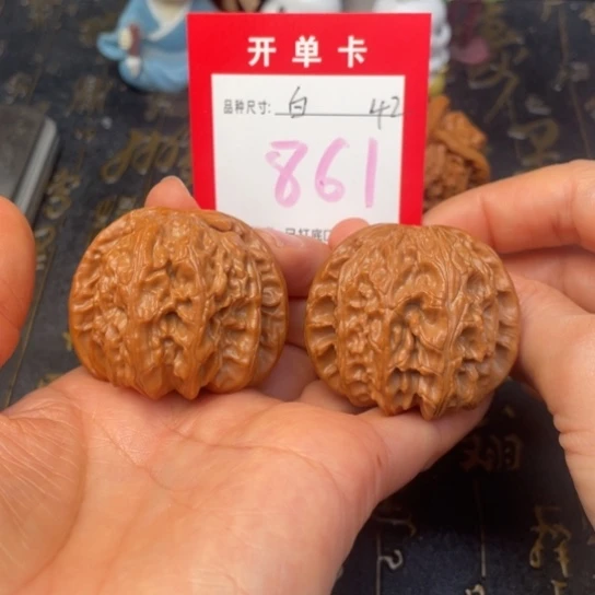 吊坠文玩核桃文玩的时候