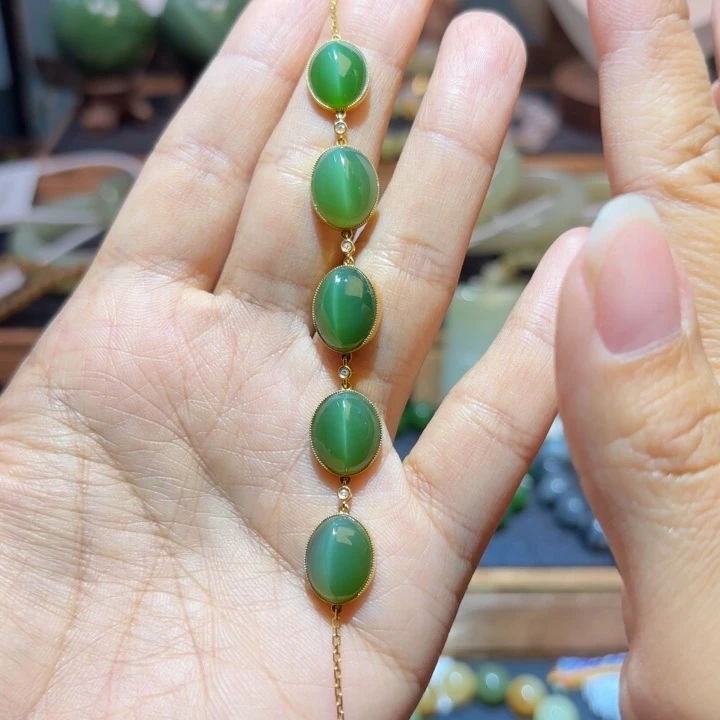 和田玉18K金镶嵌颈饰