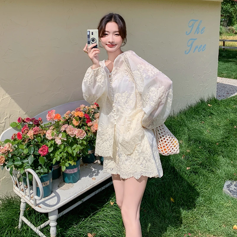 蕾丝刺绣长袖衬衫短裤两件套女2025夏季新款松弛感阔腿裤套装