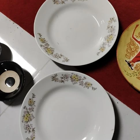 瓷片瓷器，瓷片，各种摆件，都有微瑕疵。！