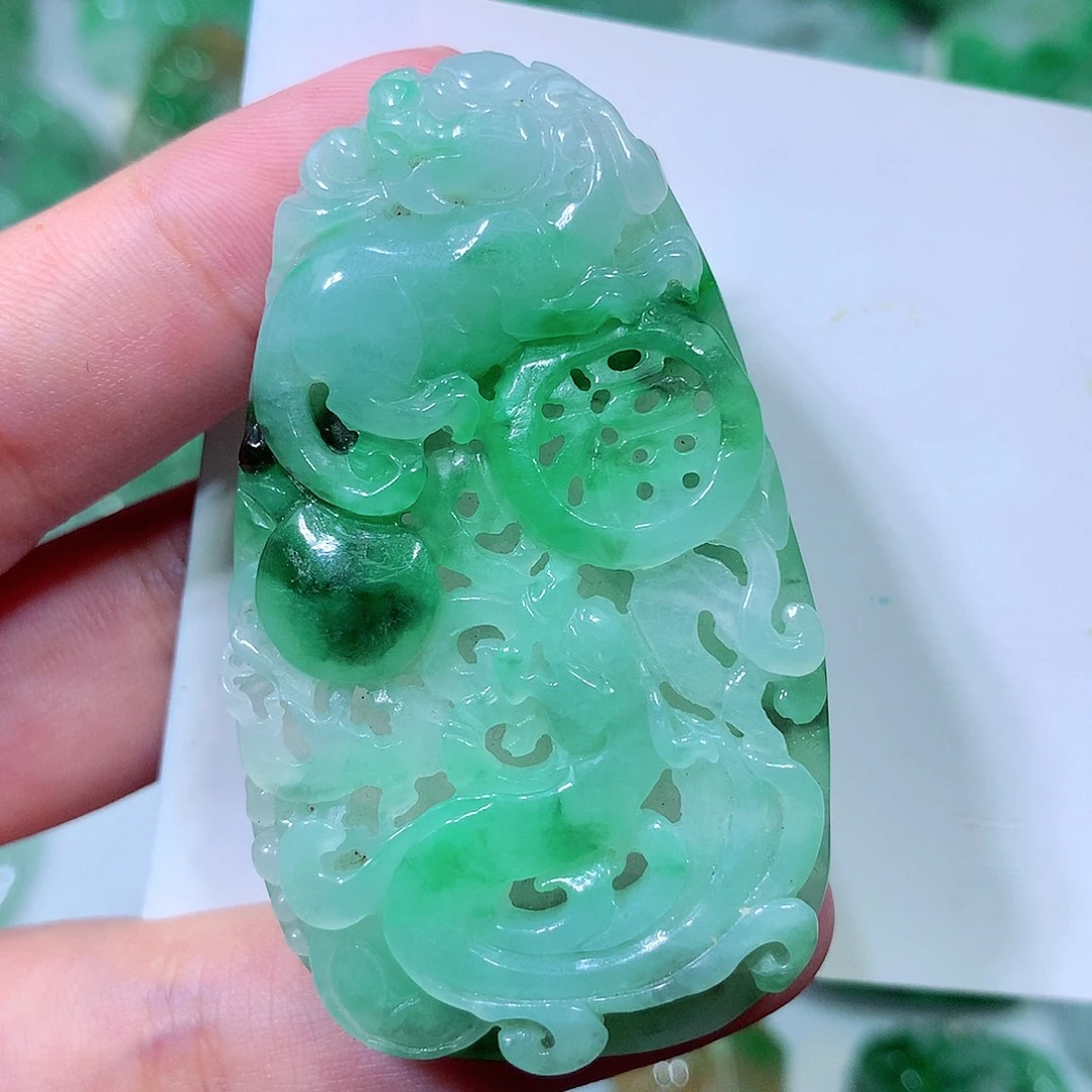 吊坠(不含链)未镶嵌翡翠