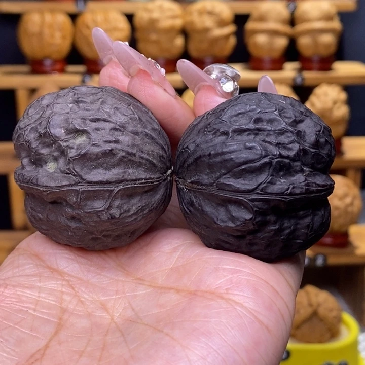 呆***员文玩核桃把件黑武士6号42尺