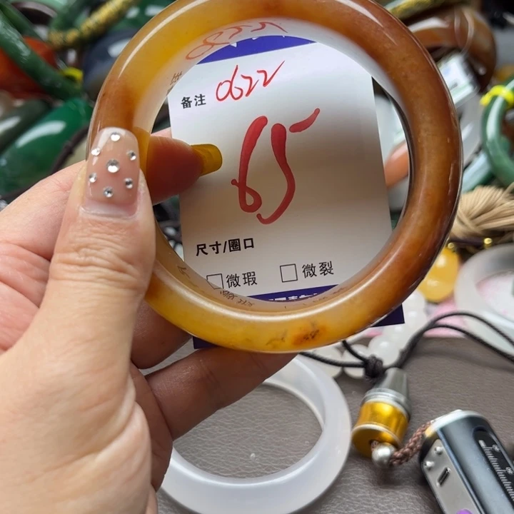 石英质玉手镯未镶嵌