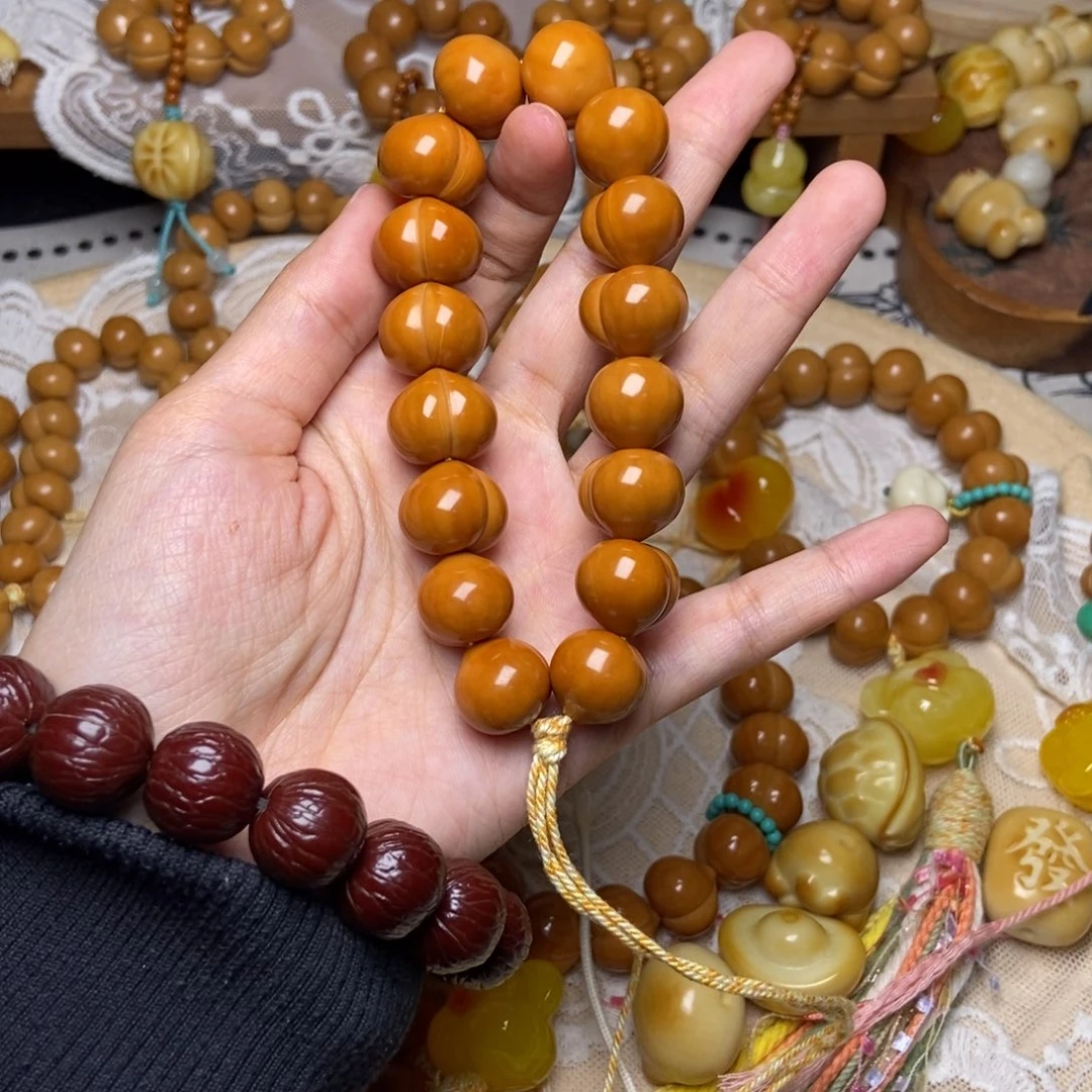 吊坠猴头核桃屁桃玻璃底卡16