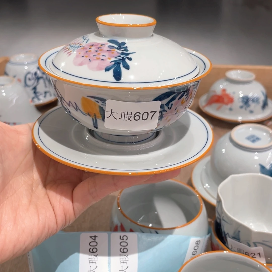 釉下手绘茶具微瑕