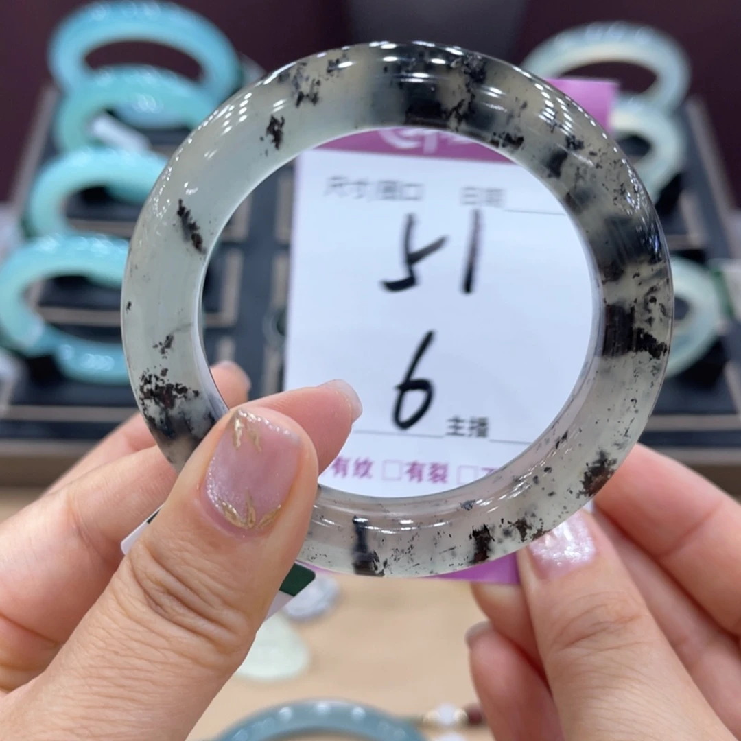 彪***权未镶嵌蛇纹石玉手镯