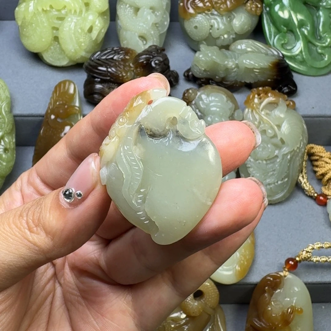 和田玉颈饰未镶嵌