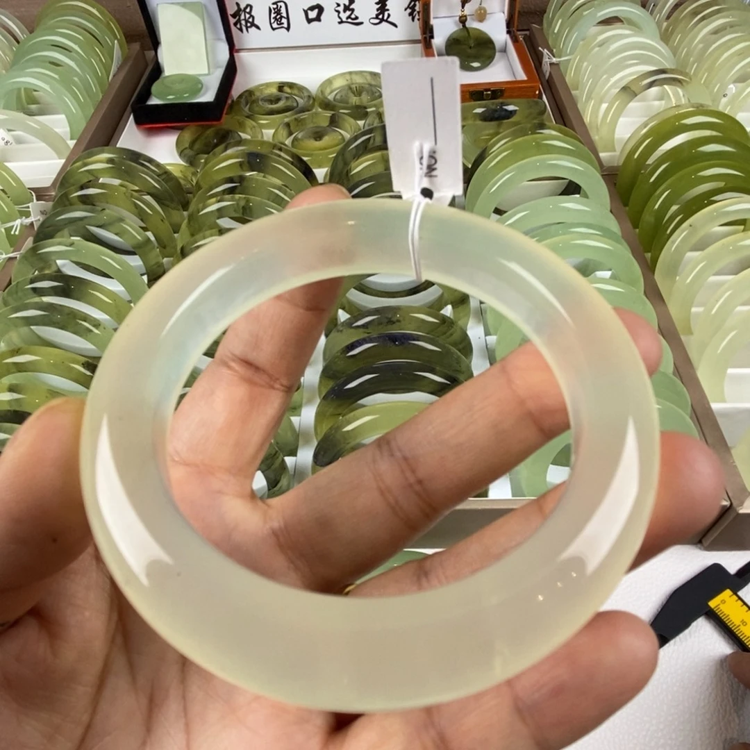 未镶嵌蛇纹石玉手镯
