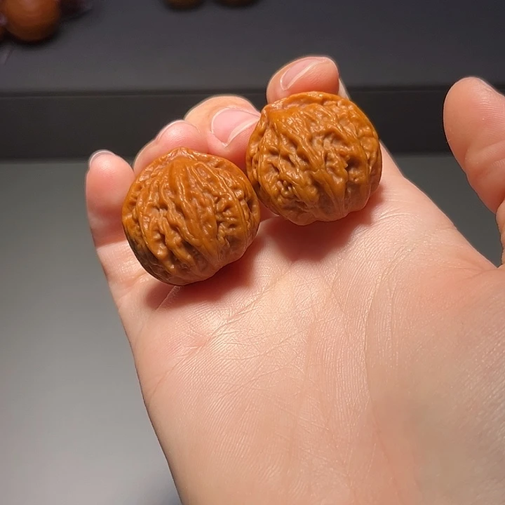 文玩核桃把件异形668