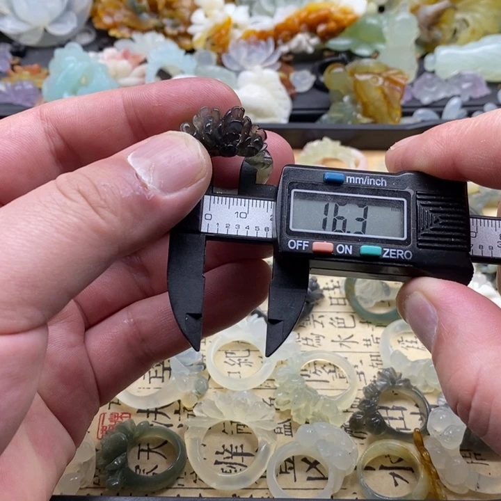 蛇纹石玉合金颈饰