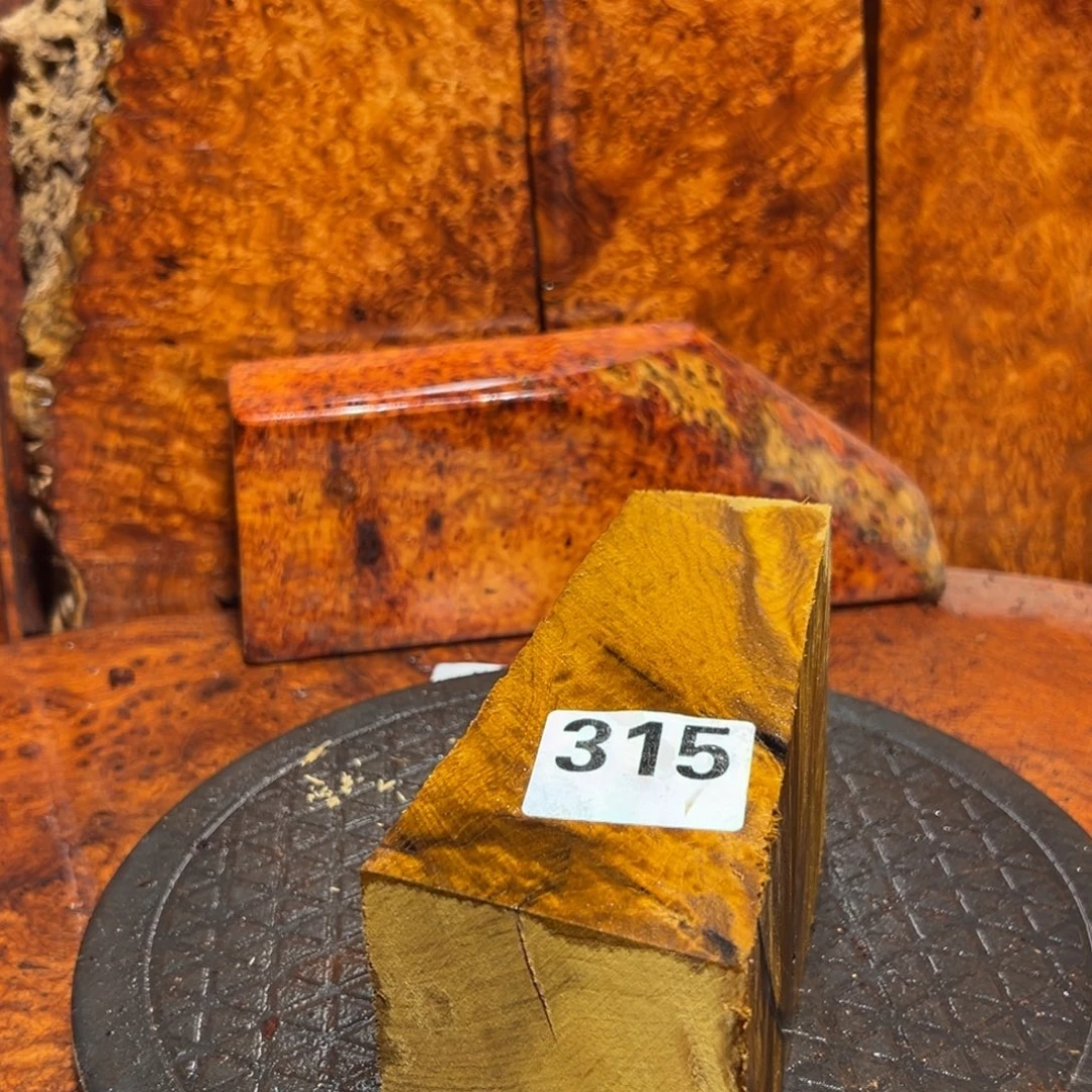 伟***大果紫檀（缅甸花梨）